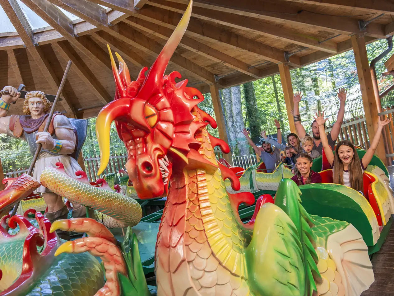 Drachenritt Freizeitpark Ruhpolding © Drachenritt Freizeitpark Ruhpolding Drachenachterbahn im Freizeitpark Ruhpolding.