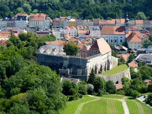 Burg Tittmoning © Stadt Tittmoning Luftbild von der Burg Tittmoning
