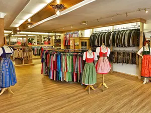 Chiemseer Dirndl und Tracht © Chiemseer Dirndl & Tracht Trachtengeschäft Chiemseer Dirndl & Tracht in Übersee